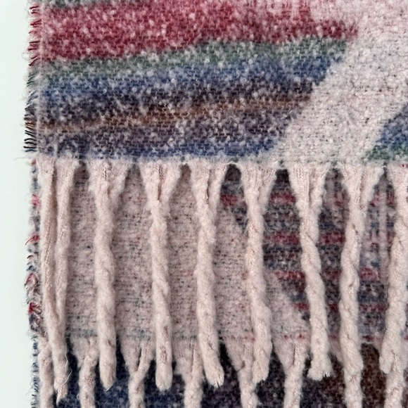 Cozy Oversized Abstract Scarf / Shawl / Wrap - Picture 6 of 6